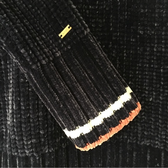 Tommy Hilfiger Womens Soft Velour Sweater Medium Navy Blue Pullover Like New - Picture 3 of 4